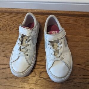 Nike Court Legacy PS Girls Youth Size 1 White Pink Hook And Loop Strap Retro